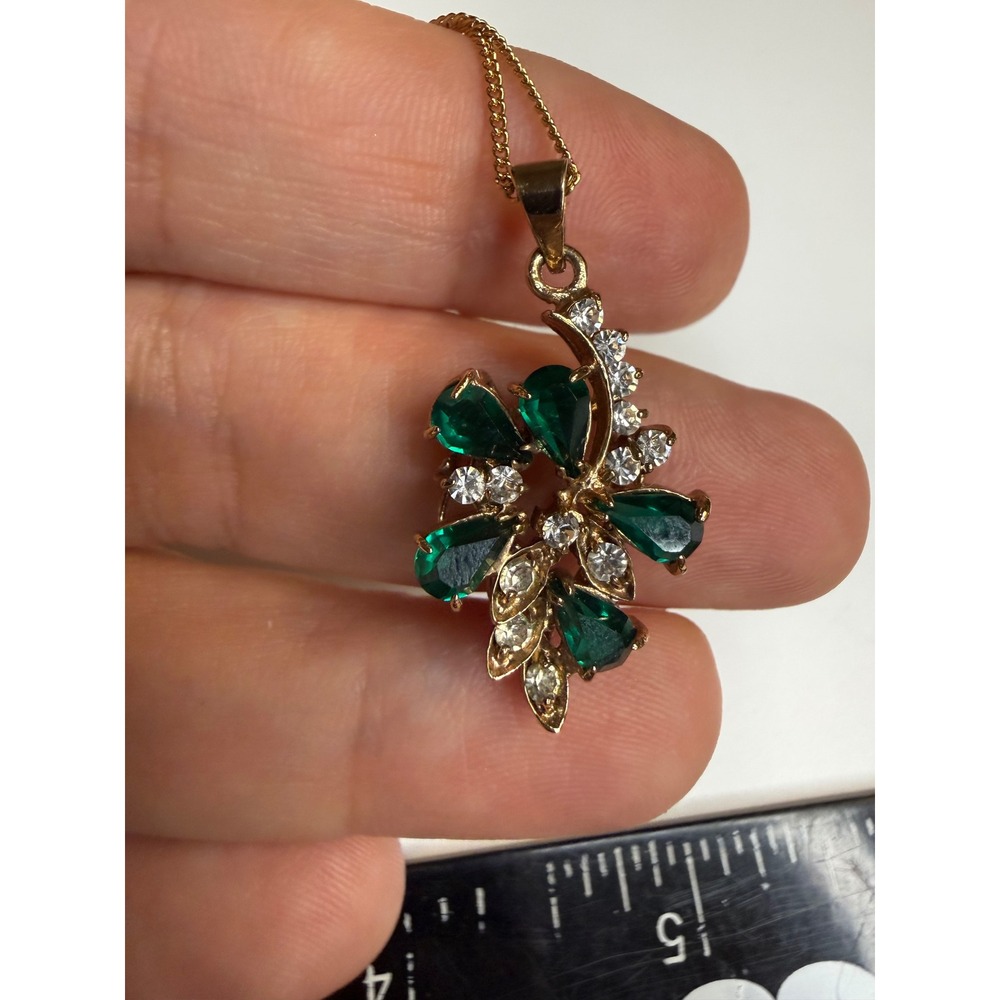 LNR Gold Tone Emerald Green Rhinestone Floral Pendant Necklace